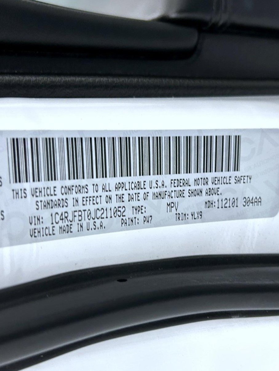 Used 2018 White Jeep Limited image 26