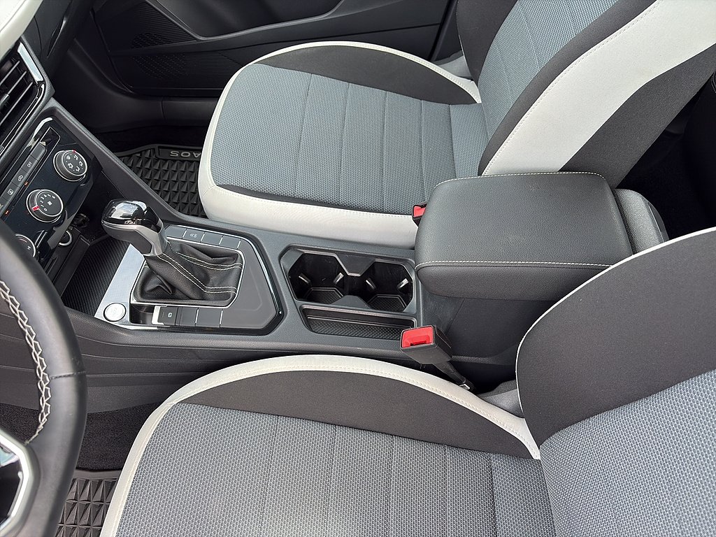 Used 2025 Pure White Volkswagen S image 17