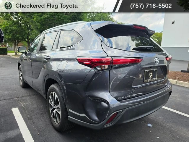 Used 2023 Magnetic Gray Metallic Toyota XLE image 4