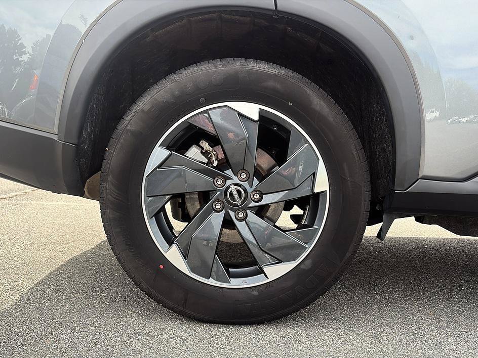 Certified Used 2025 Gun Metallic Nissan SV image 21