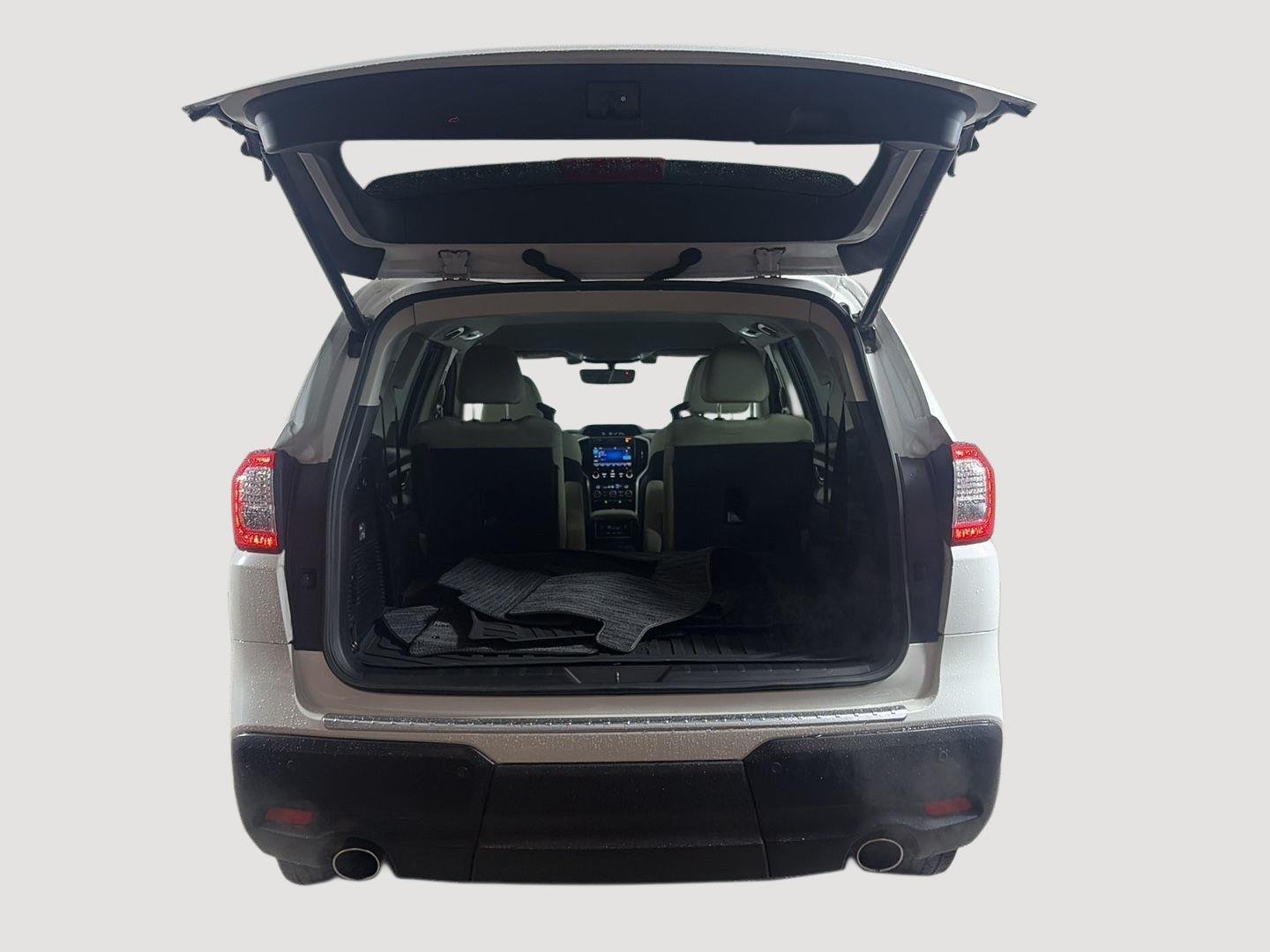 Used 2019 Crystal White Pearl Subaru Premium image 19