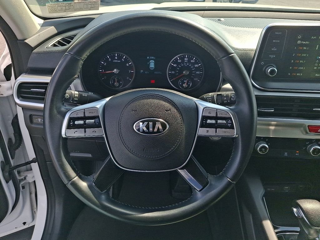 Certified Used 2021 White Kia LX image 17