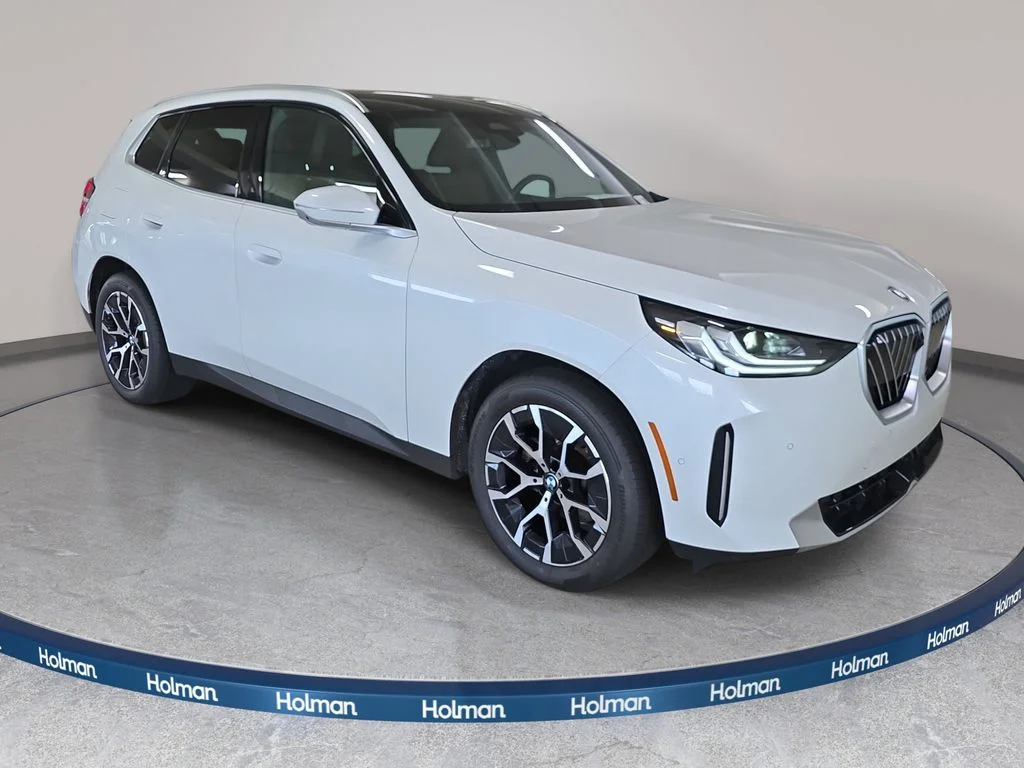 Used 2026 Mineral White Metallic BMW 30 xDrive image 4