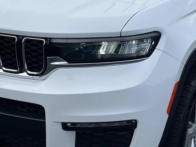 Used 2021 White Jeep Limited image 10