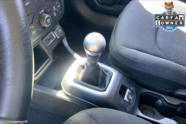 Used 2018 Black Jeep Latitude image 17