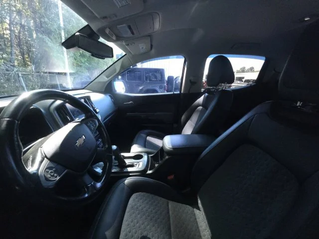 Used 2017 White Chevrolet Z71 image 12