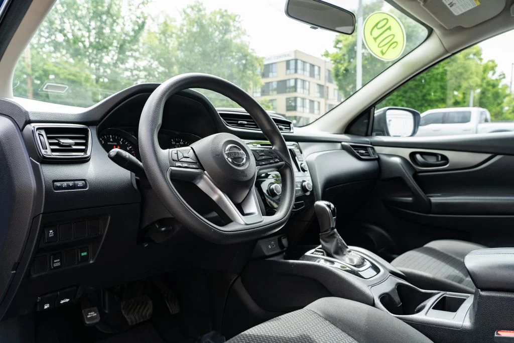 Used 2019 Blue Nissan S image 20