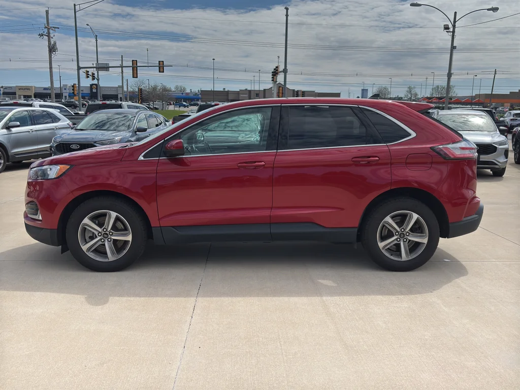 Used 2024 Rapid Red Metallic Tinted Clearcoat Ford SEL image 7