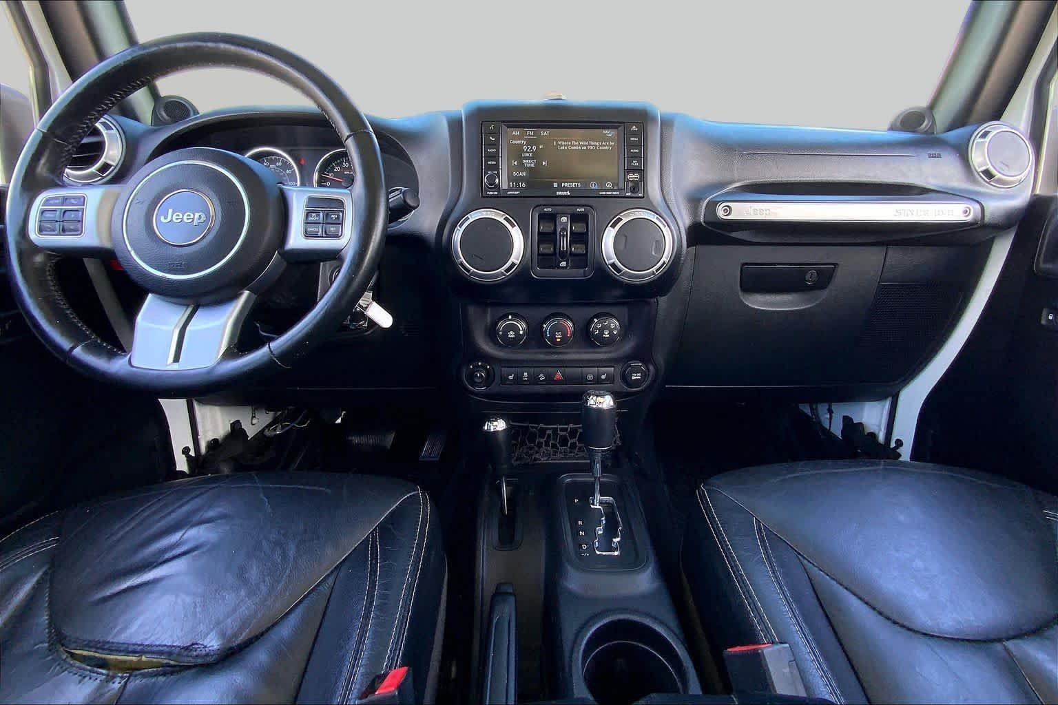 Used 2014 Bright White Clearcoat Jeep Rubicon X image 15