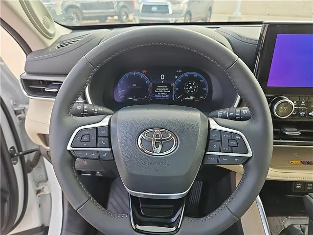 Used 2025 Wind Chill Pearl Toyota Limited All-Wheel Drive image 16