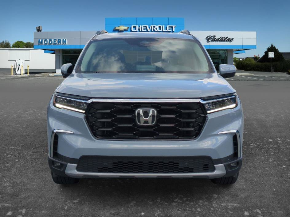 Used 2024 Modern Steel Metallic Honda Touring image 8