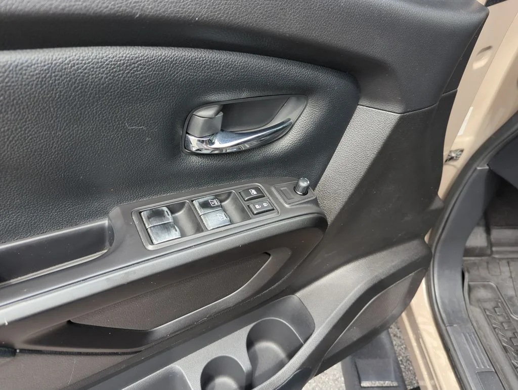 Used 2022 Beige Nissan PRO-4X image 18