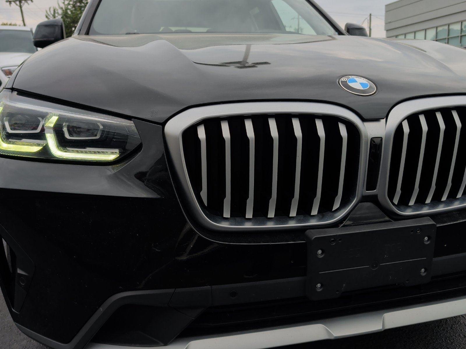 Used 2022 Black Sapphire Metallic BMW xDrive30i image 11