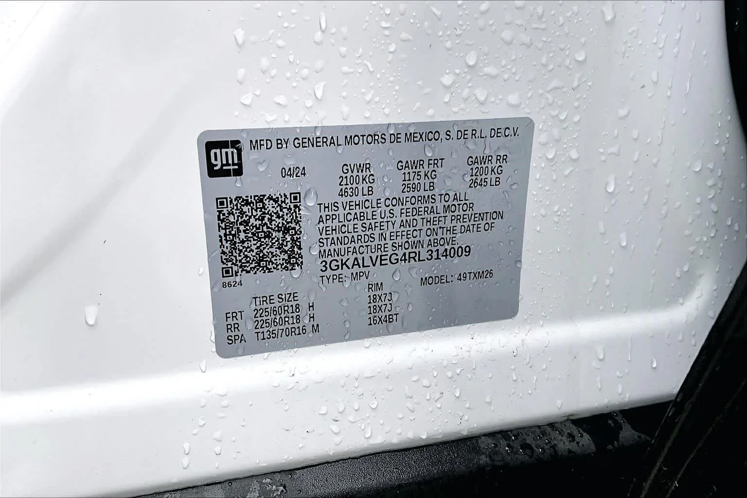 Used 2024 Summit White GMC SLT image 31