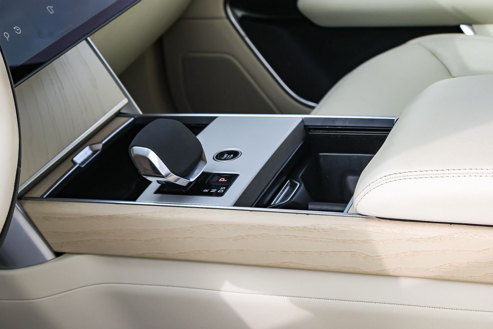 2024 Land Rover Range Rover SE - Photo 30