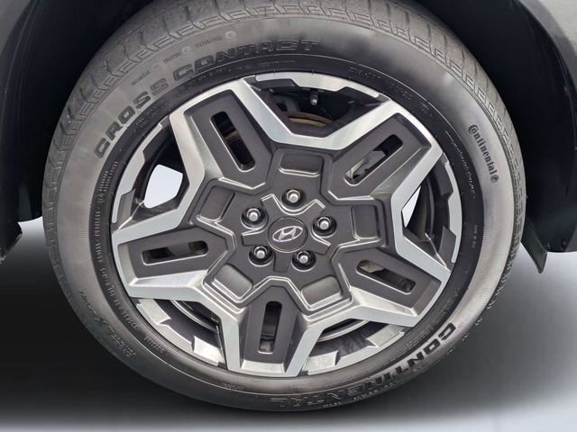 Used 2023 Black Hyundai SEL Premium image 11