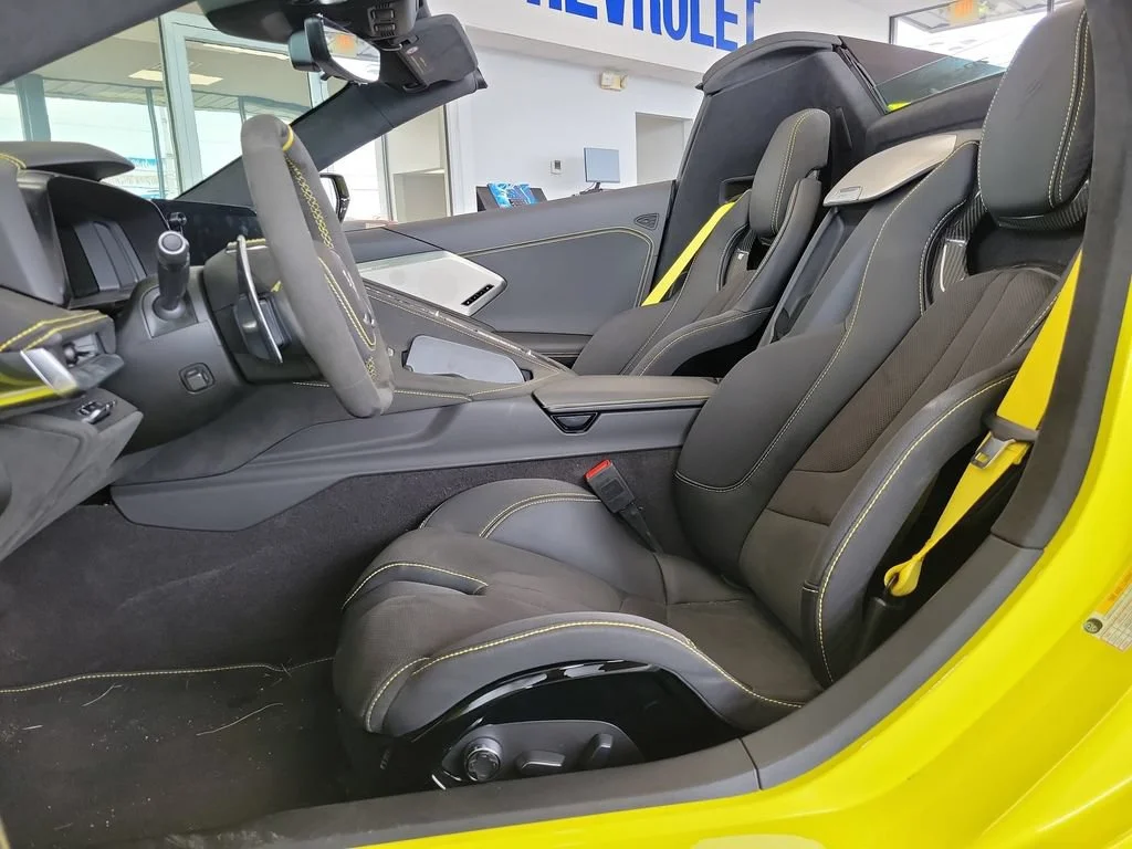 Used 2023 ACCELERATE YELLOW METALLIC Chevrolet 3LT image 20
