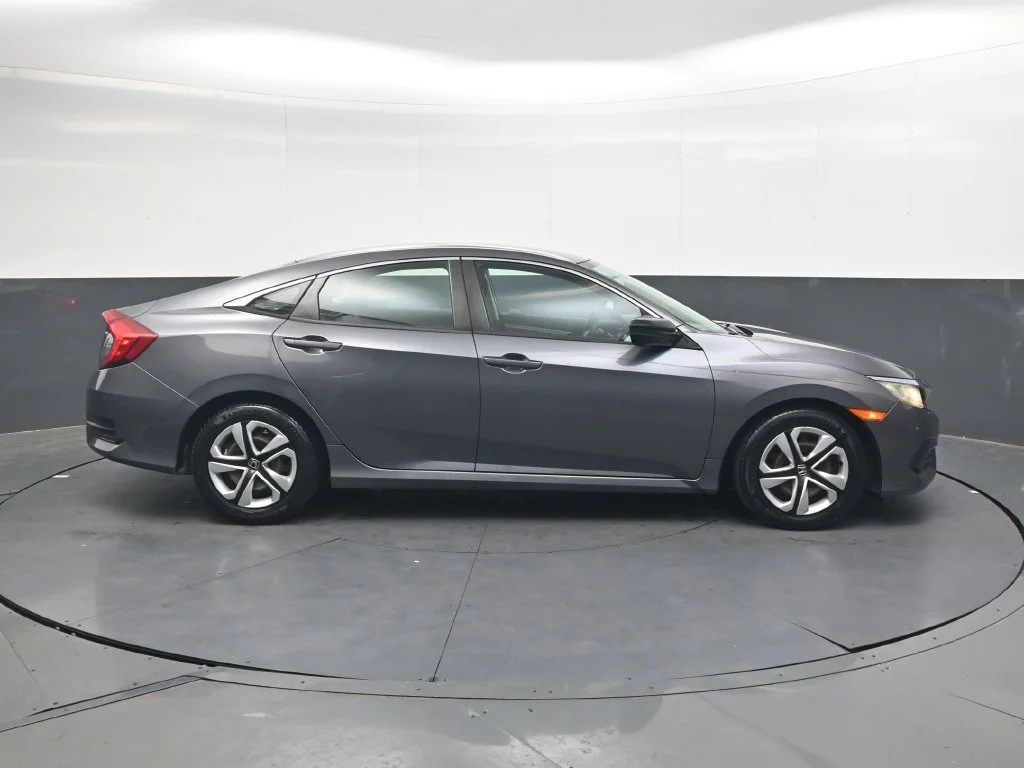 Certified Used 2018 Lunar Silver Metallic Honda LX image 3