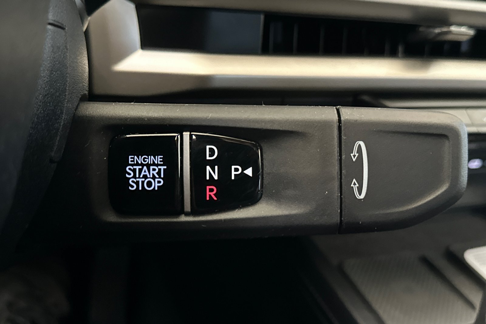 Used 2027 Black Kia S image 25