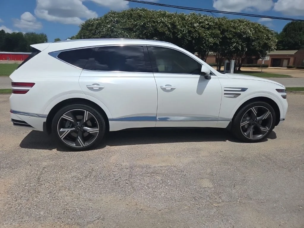Used 2026 White Genesis 3.5T Prestige image 13