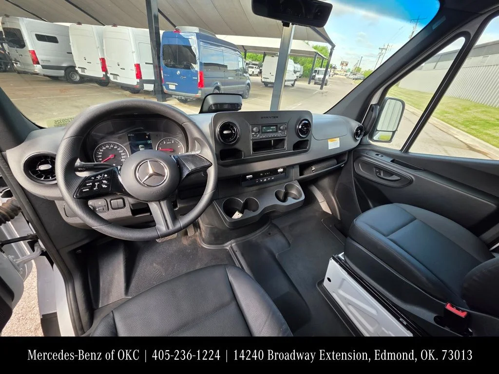 Used 2025 White Mercedes-Benz Cargo 170 WB image 10