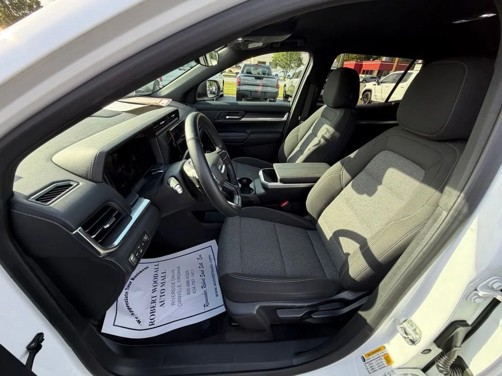 Used 2025 Summit White GMC Elevation image 18