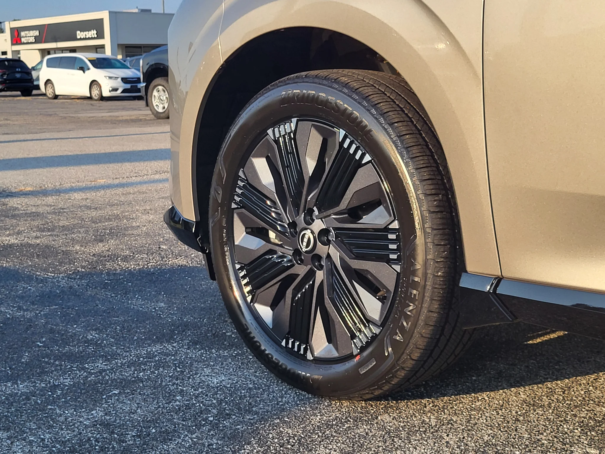 New 2027 Champagne Silver Metallic Nissan Platinum image 24