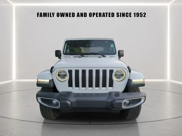 Used 2019 White Jeep Unlimited Sahara image 6