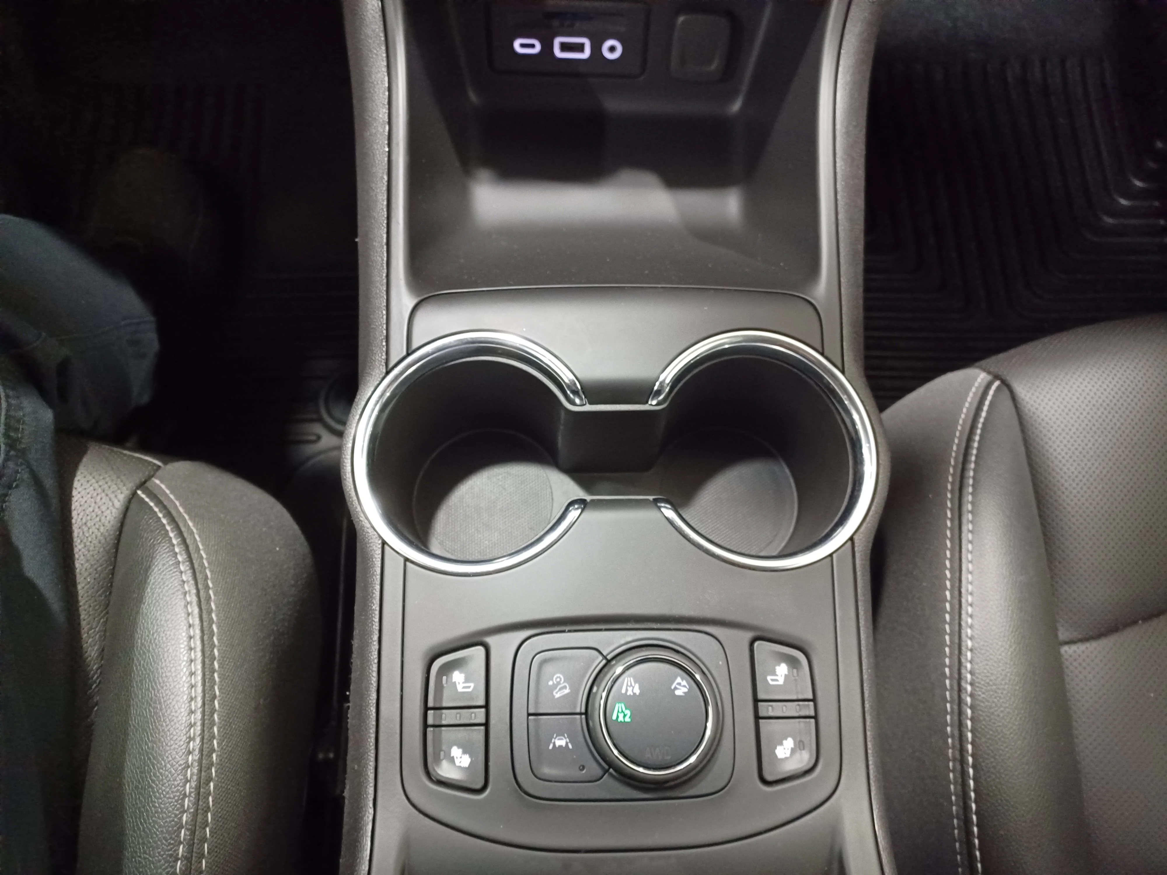 Certified Used 2024 White GMC SLT AWD *Remote Start | Htd Leather | Htd Wheel | Memory Seats | Park Assist | Apple CarPlay image 18