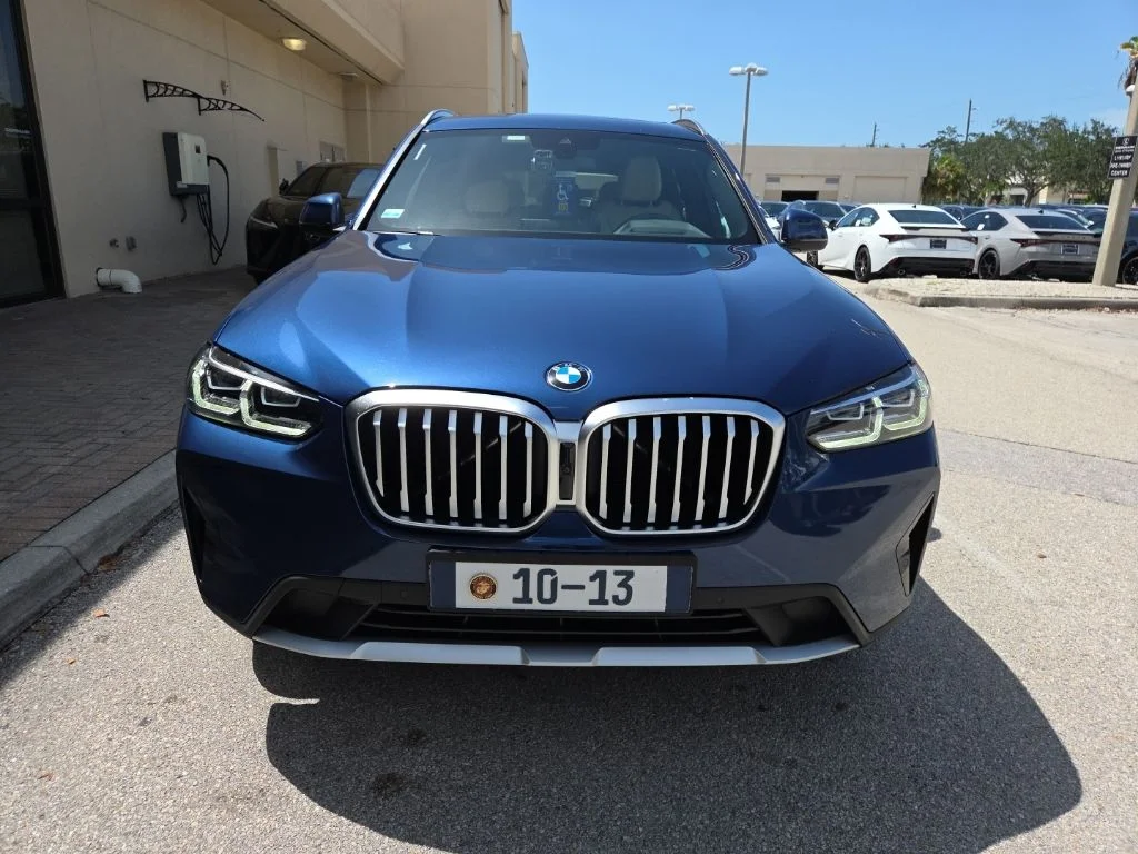 Used 2024 Blue BMW xDrive30i image 2