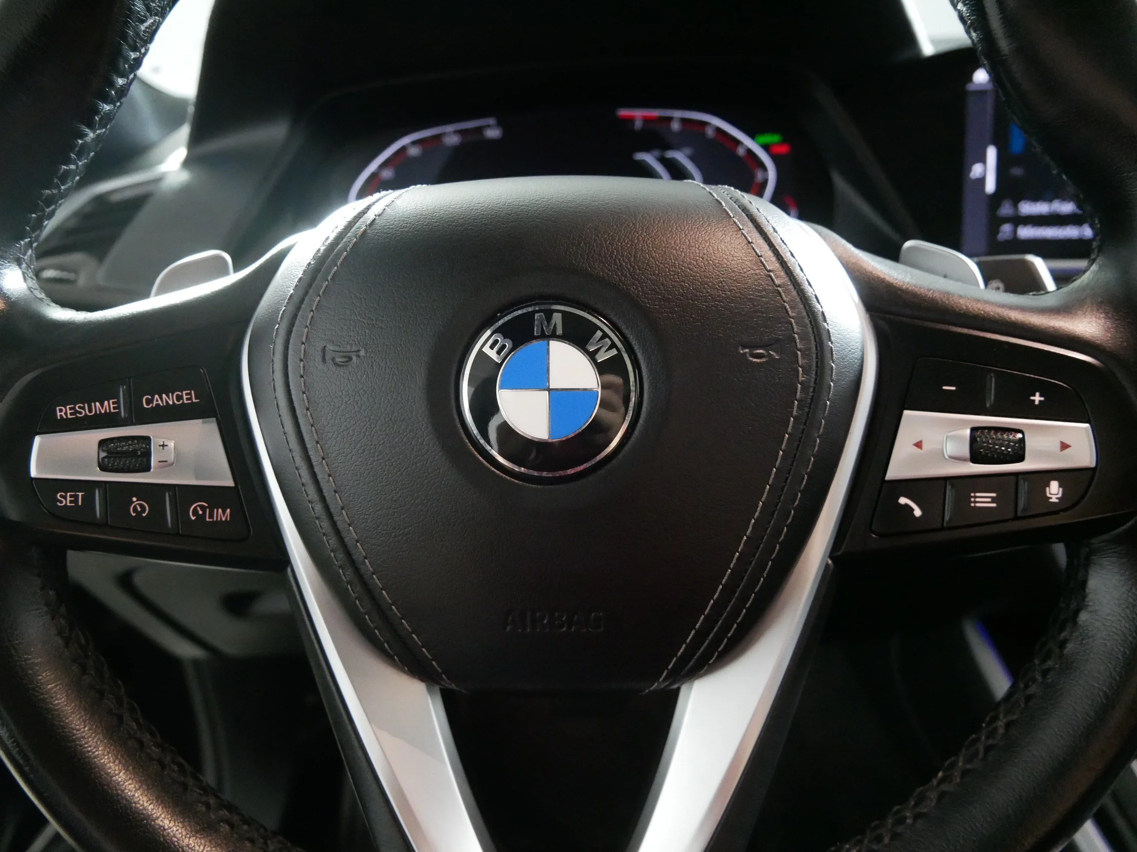 Used 2020 Jet Black BMW xDrive40i image 25