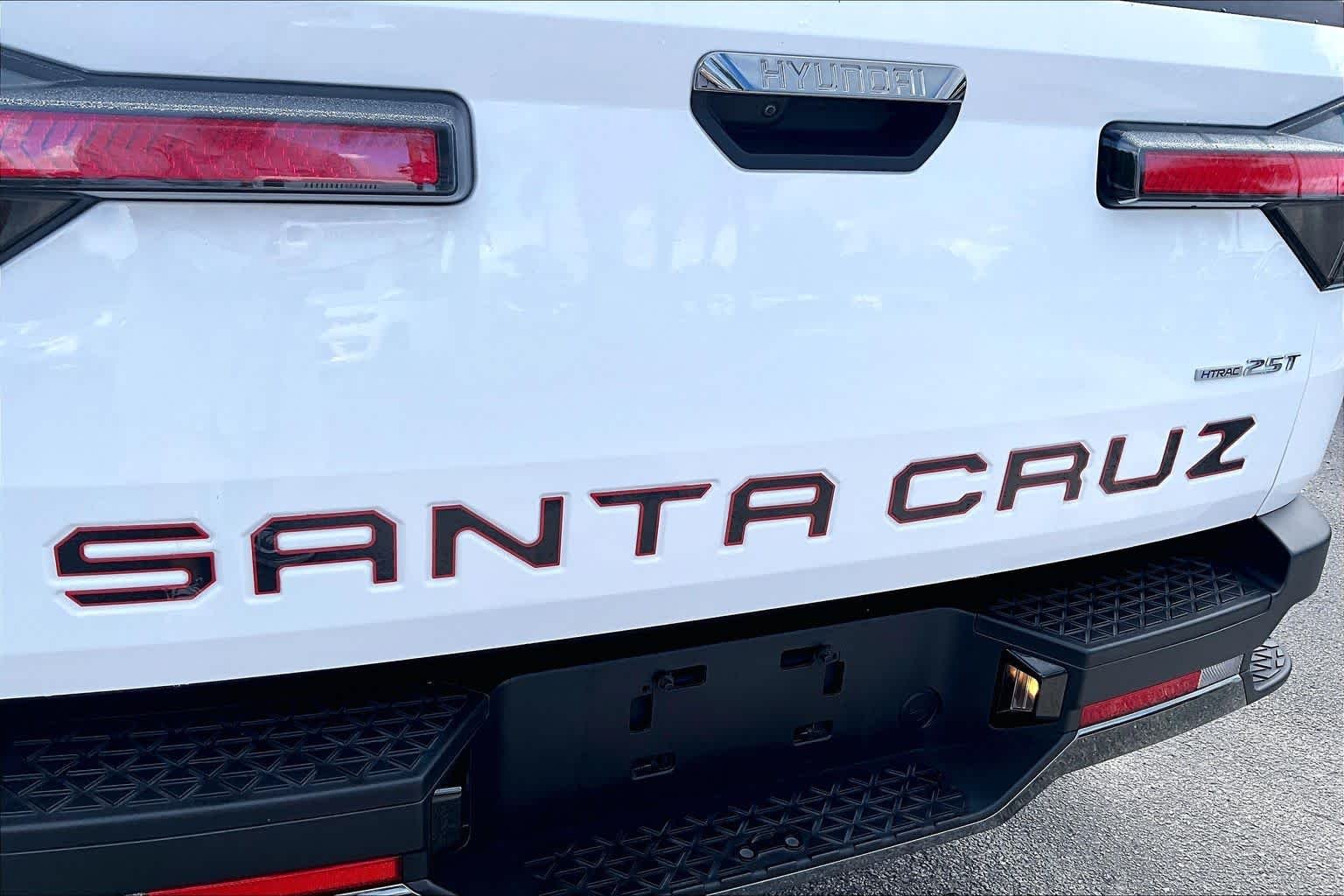 Used 2025 Atlas White Hyundai Limited image 31