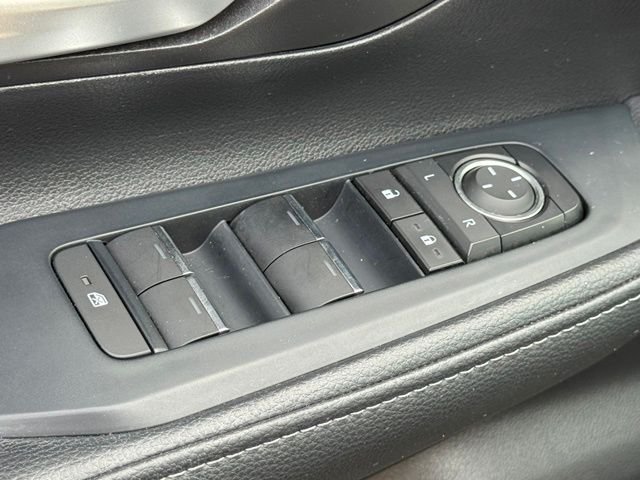 Used 2024  Toyota XLE image 19