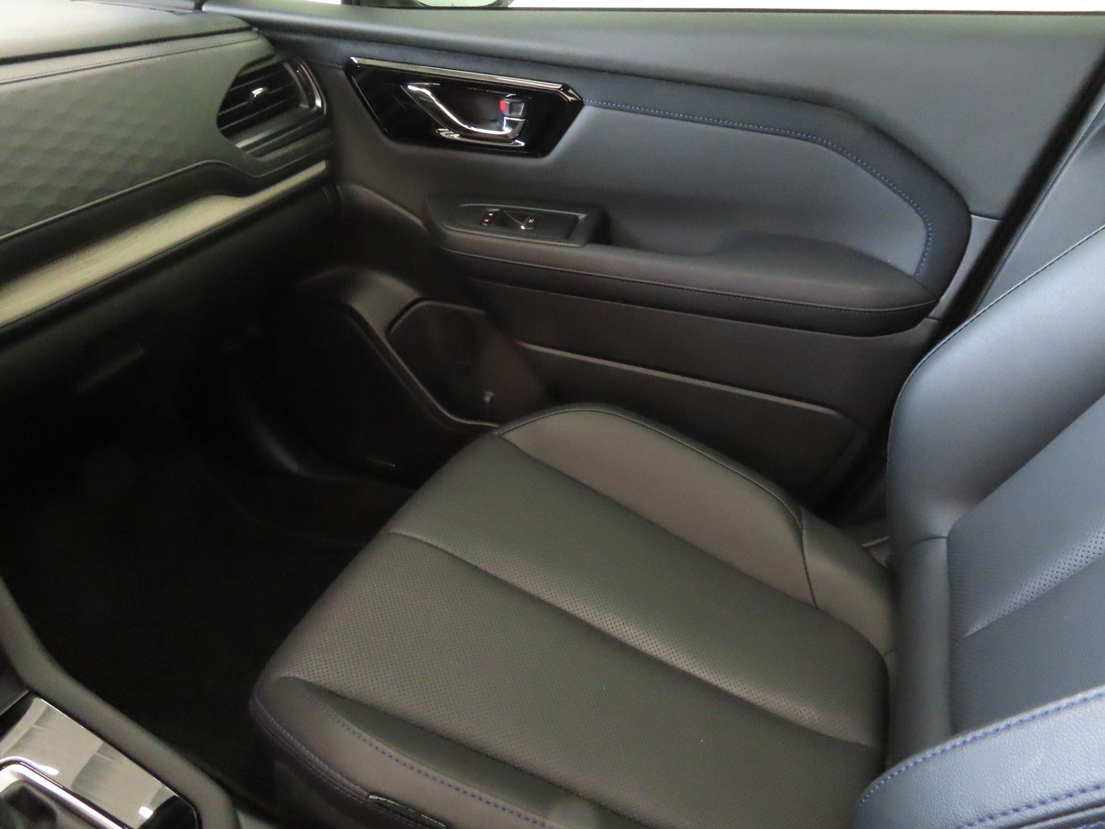 Used 2025 Silver Subaru Limited image 20