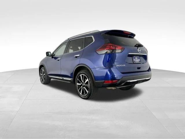 Used 2020 Blue Nissan SL image 11