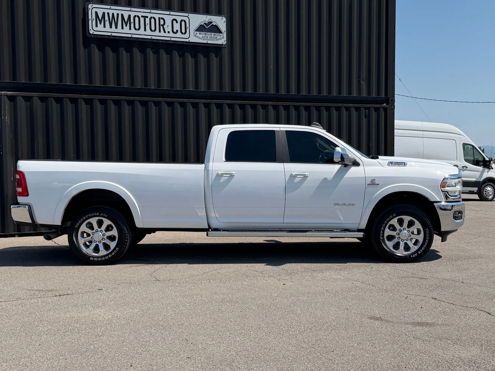 Used 2022 White Ram Laramie image 6
