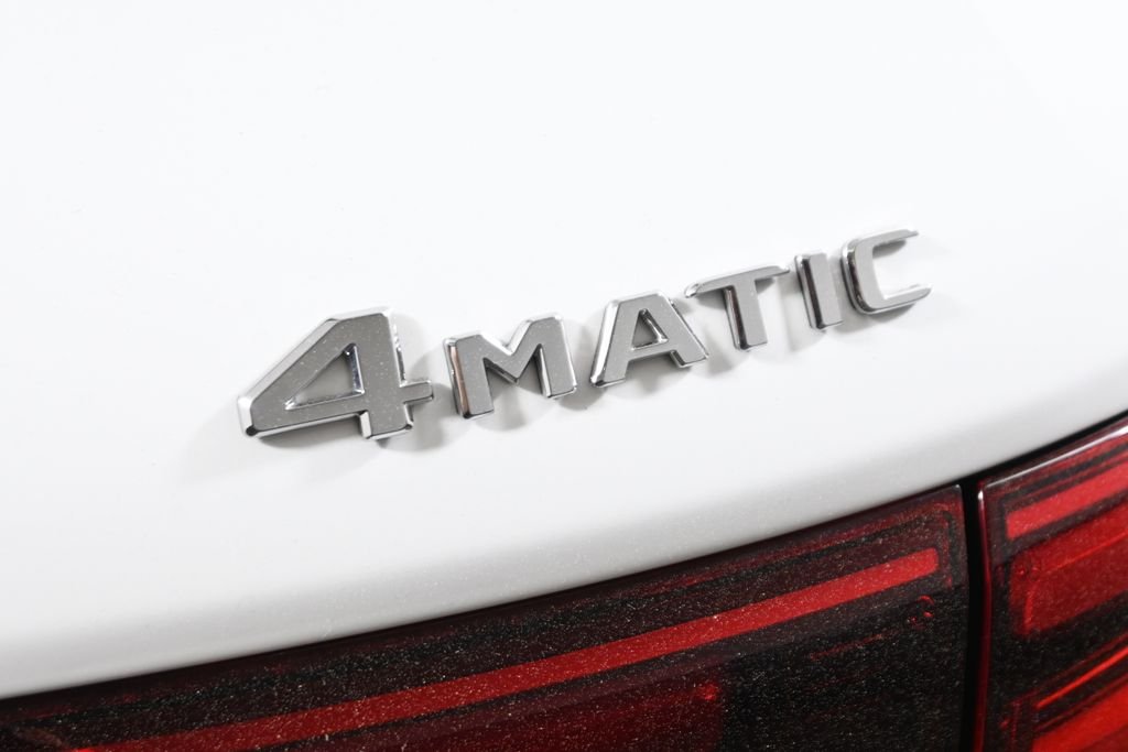 Used 2026 Polar White Mercedes-Benz GLB 250 image 38