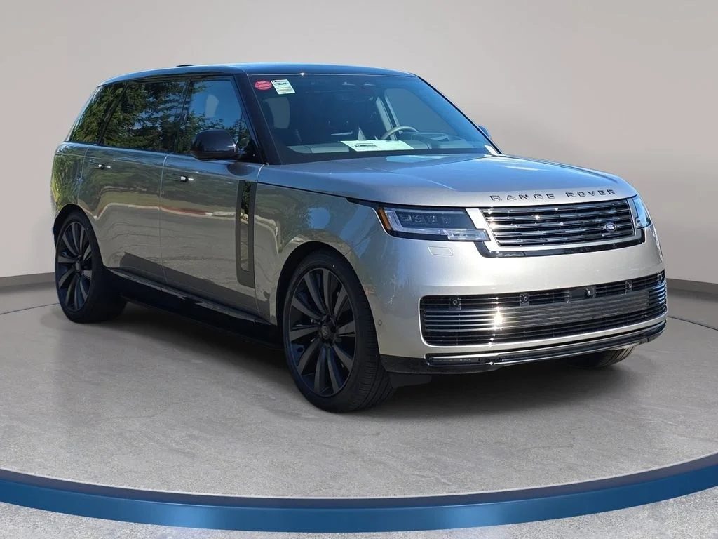 New 2026 Flux Silver Ultra Mettalic Gloss LAND ROVER SV Signature Suite image 3