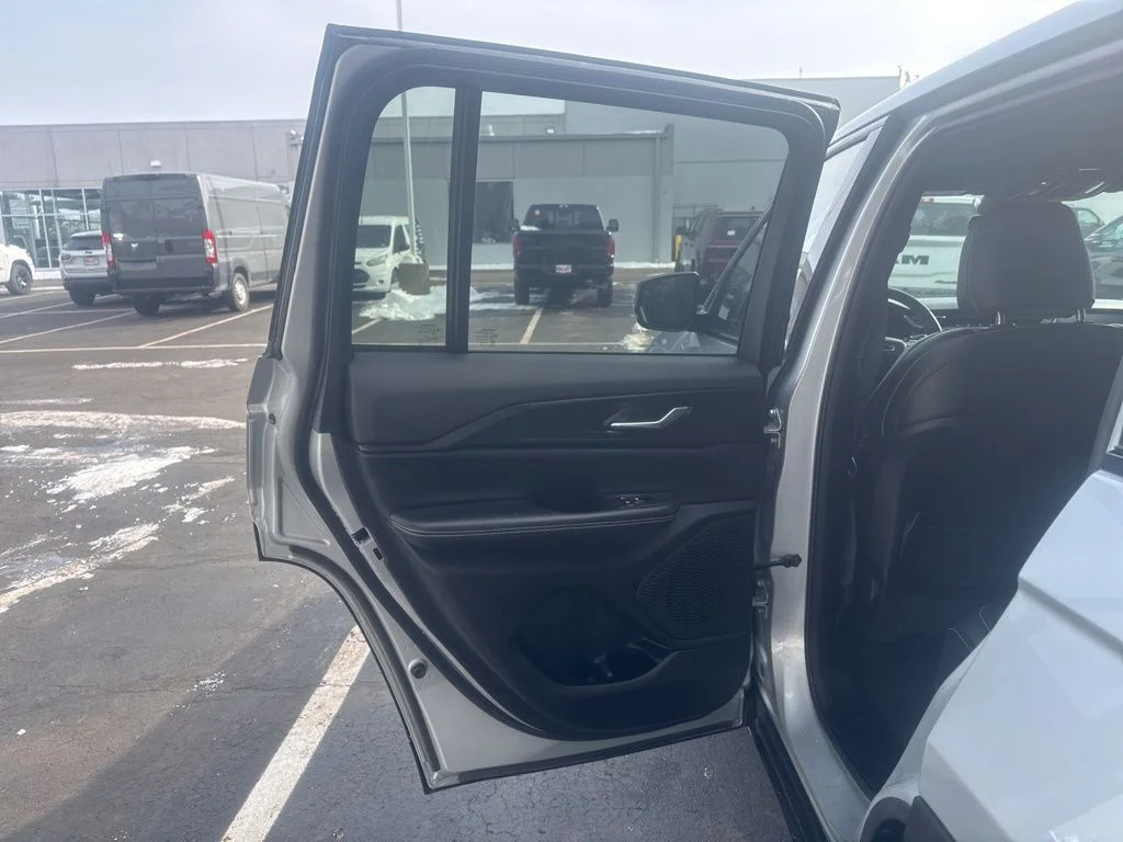 Used 2024 Silver Jeep Altitude image 26
