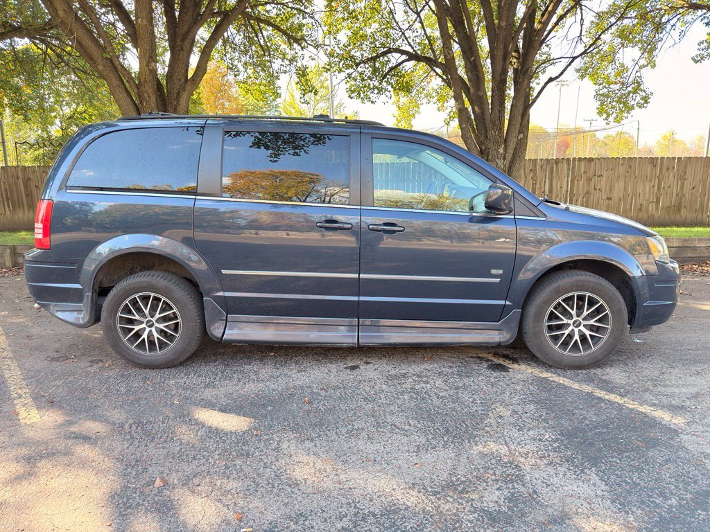 Used 2009 Blue Chrysler Touring image 8