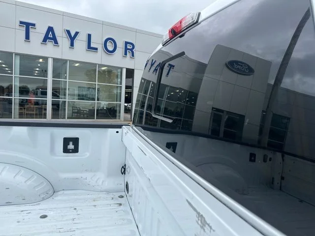 Used 2023 Oxford White Ford Lariat image 12