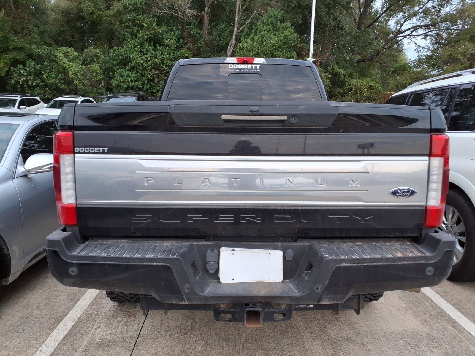Used 2019 Black Metallic Ford Platinum image 9