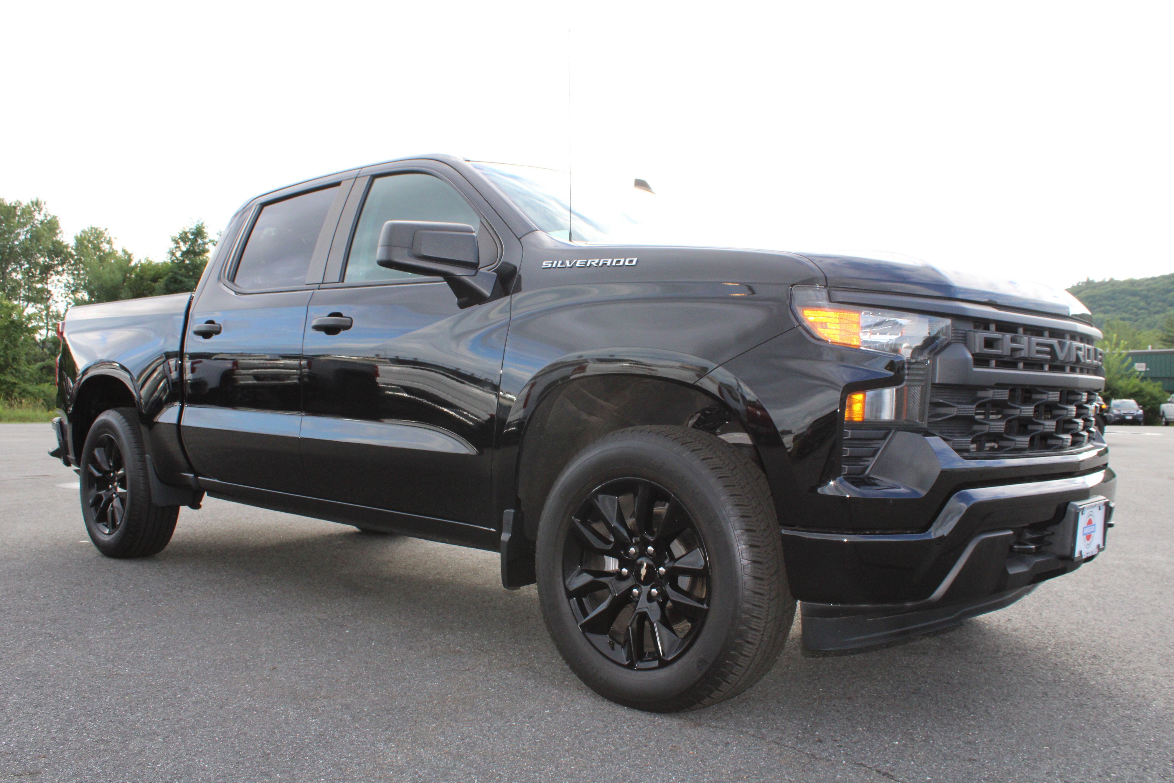 Used 2023 Black Chevrolet Custom image 5