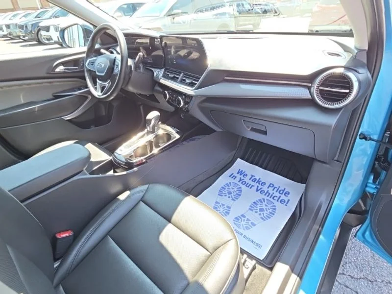 Used 2025 Blue Chevrolet ACTIV image 13