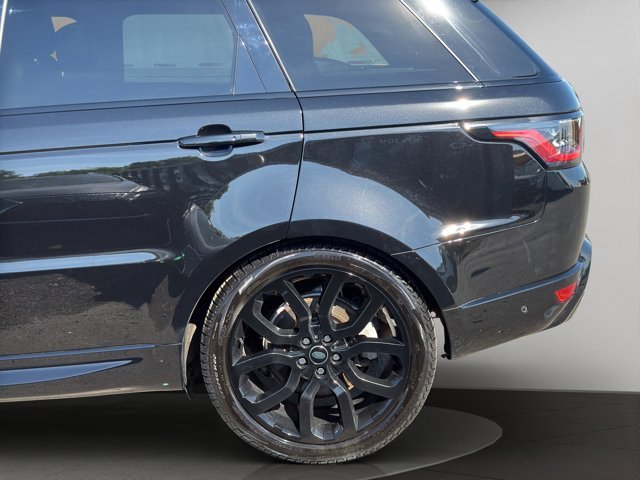 Used 2022 Black Land Rover HSE Silver Edition image 24