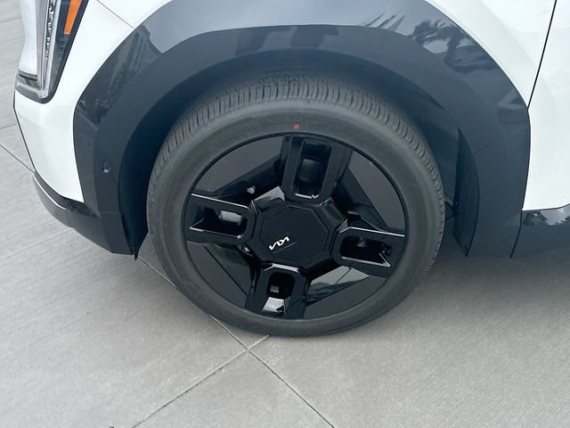 New 2026 Glacial White Pearl / Black Ro Kia GT-Line AWD image 33