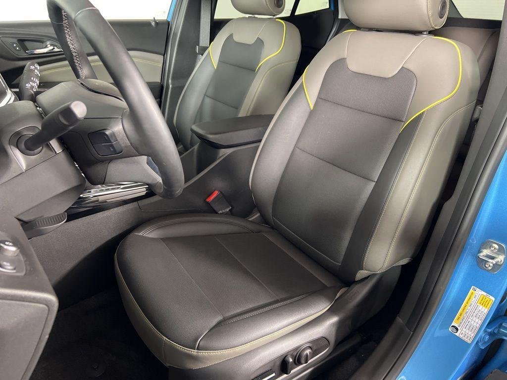 Used 2025 Marina Blue Chevrolet ACTIV image 5