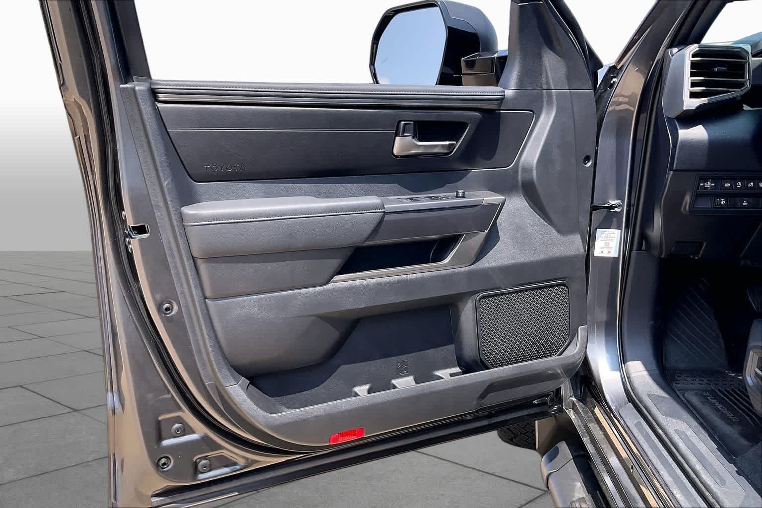 2026 Toyota Tundra SR5 - Photo 10