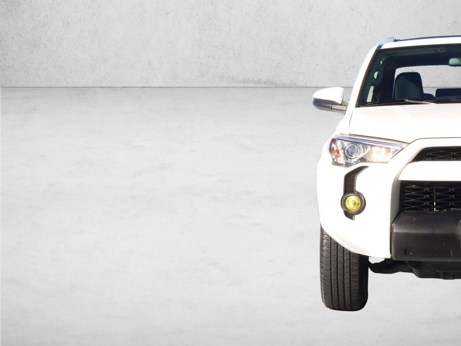 Used 2018 Super White Toyota SR5 image 12