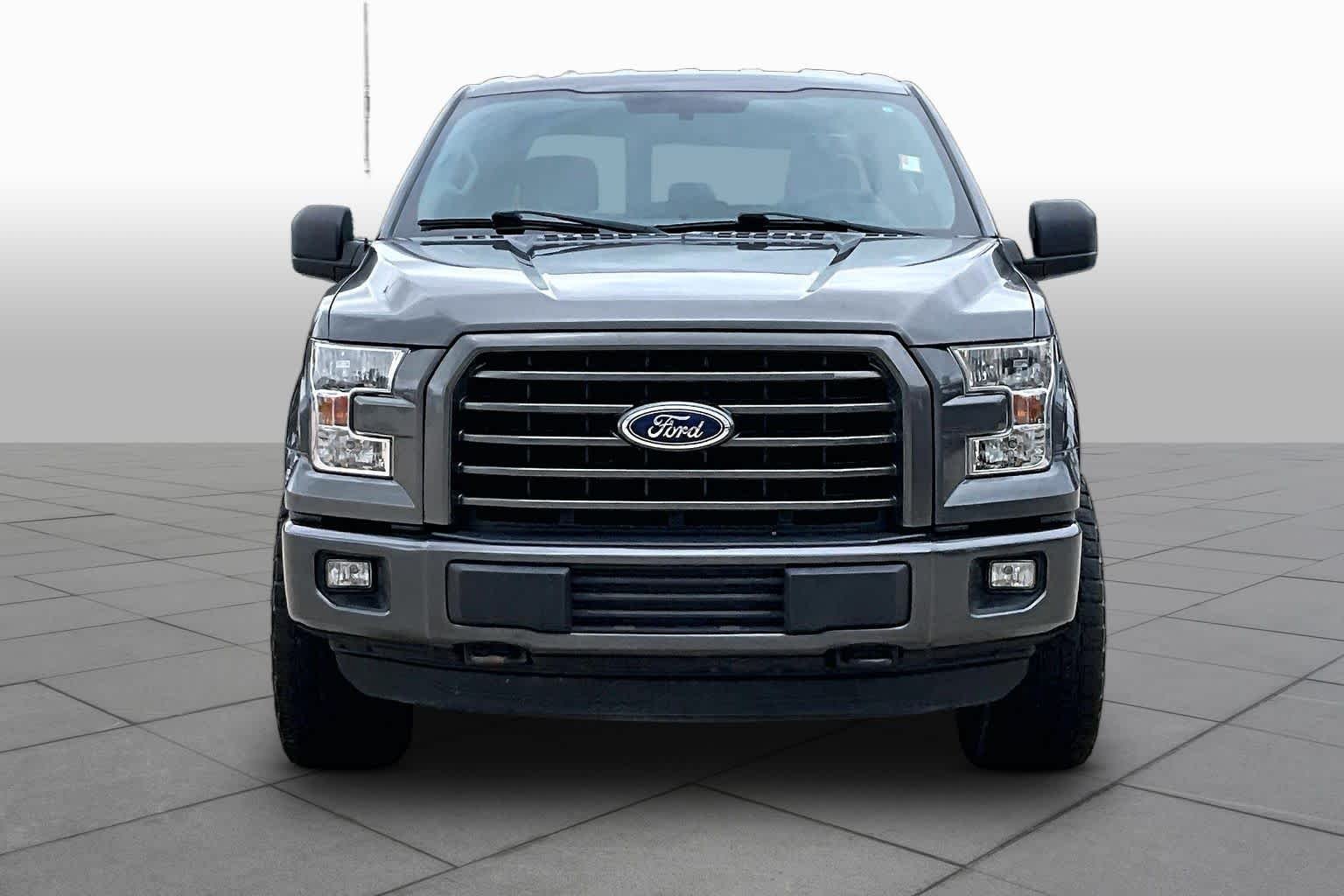 Used 2017 Magnetic Metallic Ford XL image 4